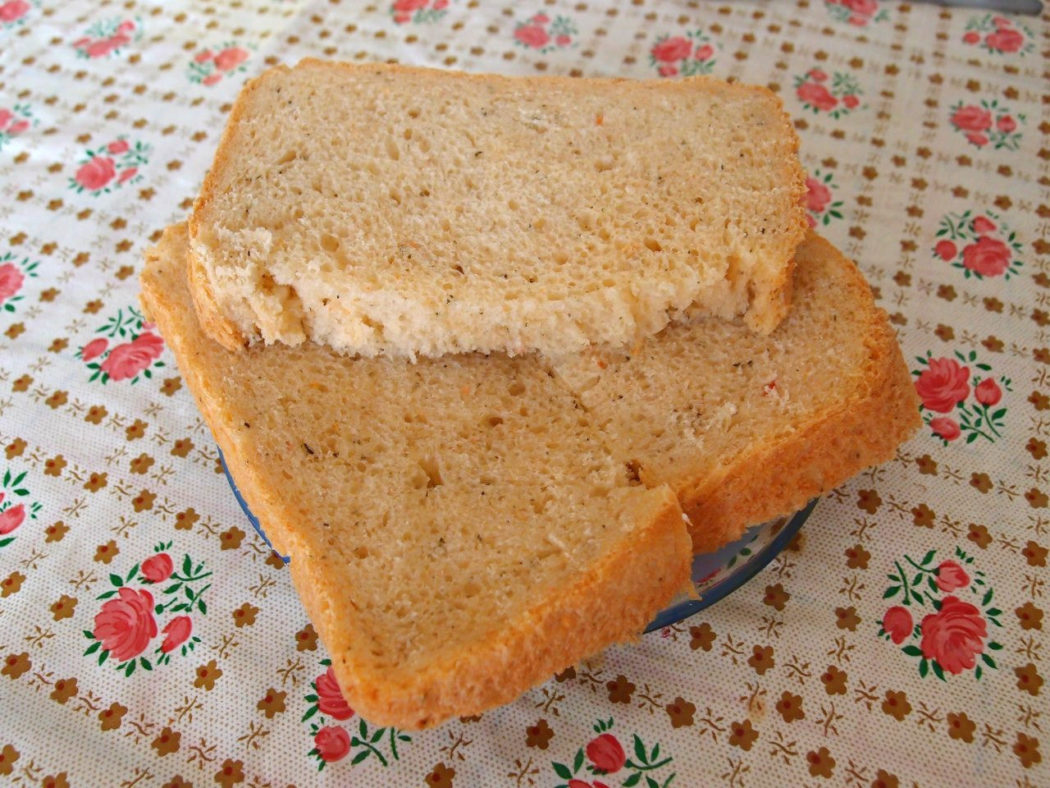 Томатный хлеб с базиликом