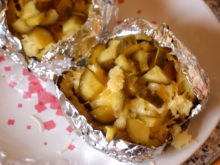 Крошка Картошка с сыром и домашними маринованными огурчиками