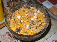 Салат с кукурузой и жареным кунжутом