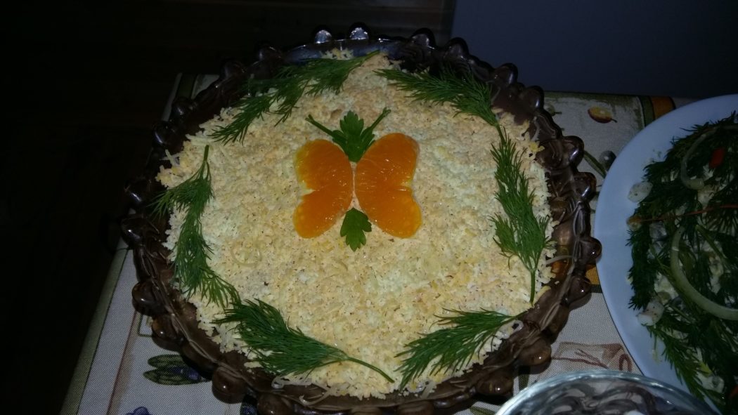 Салат «Мимоза» с тунцом и сыром